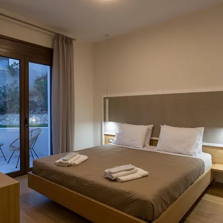 Villa Wisdom - Elegant & Homely With Pool, Galatas Chania  Exterior photo