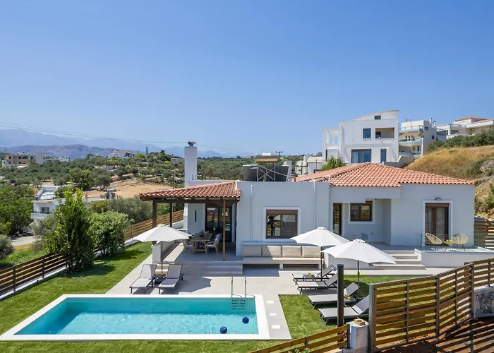 Villa Wisdom - Elegant & Homely With Pool, Galatas